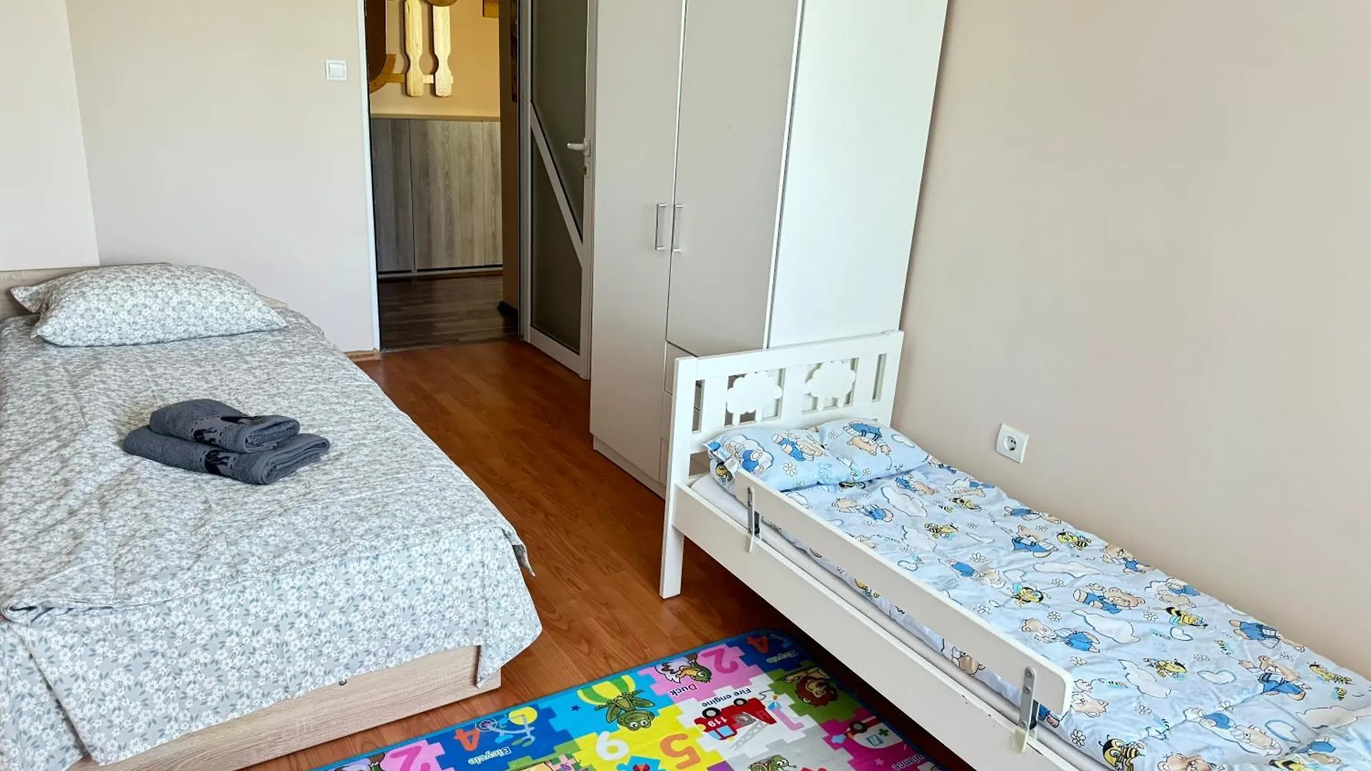 Изгрев Апартамент С 2 Отделни Спални Burgas Apartment