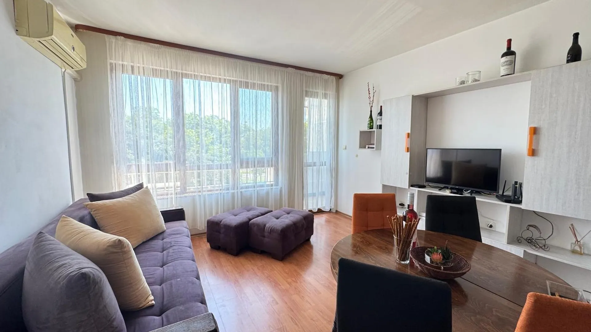 Apartment Изгрев Апартамент С 2 Отделни Спални Burgas
